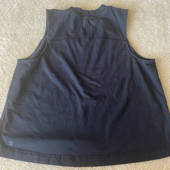 All in Motion cropped Workout tank. Black. Women size L - Picture 7 of 9